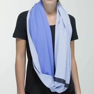 Lululemon Vinyasa Scarf Blue White Stripe EUC
